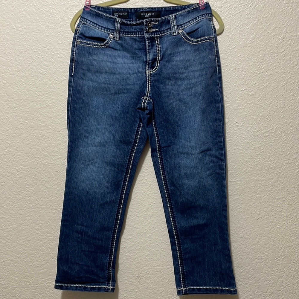 Nine West Women’s Date Night Fit Embellished Jeans. Good Condition. Size 28/6.